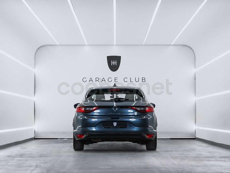 Usado Renault Mégane IV Zen 130 CV (95 kW) 2016 Gris / plata Berlina