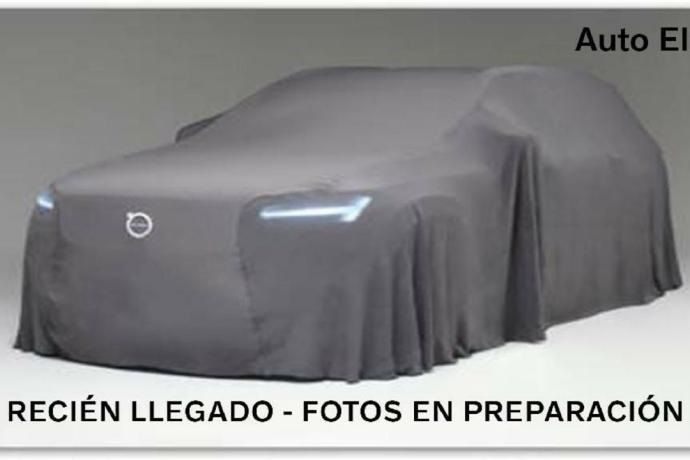 Usado Volvo XC40 Core 211 CV (155 kW) 2023 SUV