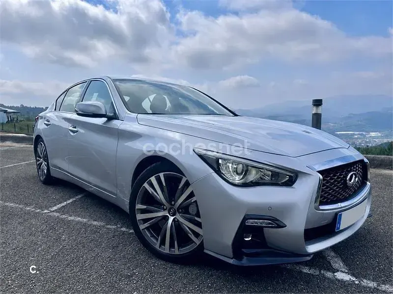 Usado Infiniti Q50 Sport Tech 364 CV (267 kW) 2019 Gris / plata Berlina