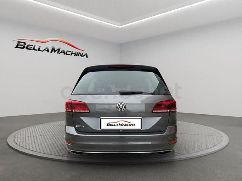 Usado VW Golf Sportsvan Advance 115 CV (84 kW) 2019 Gris / plata Monovolumen
