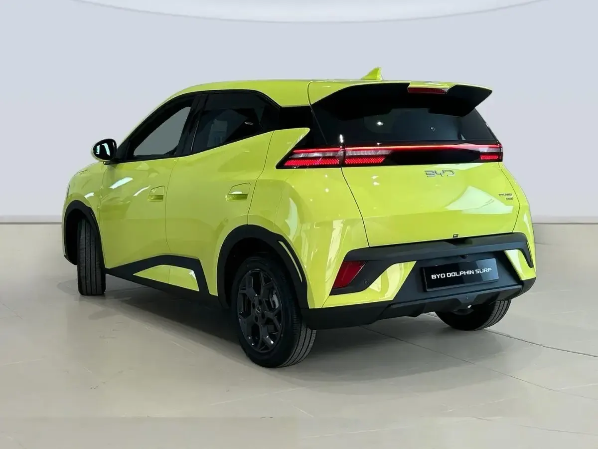 Usado BYD Dolphin Surf Boost 64 kW (88 CV) 2026 Verde Utilitario