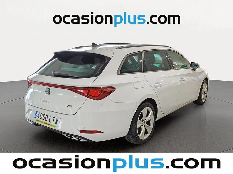 Usado Seat Leon FR 150 CV (110 kW) 2021 Blanco Monovolumen