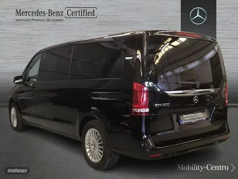 Usado Mercedes EQV300 150 kW (204 CV) 2024 Negro Monovolumen