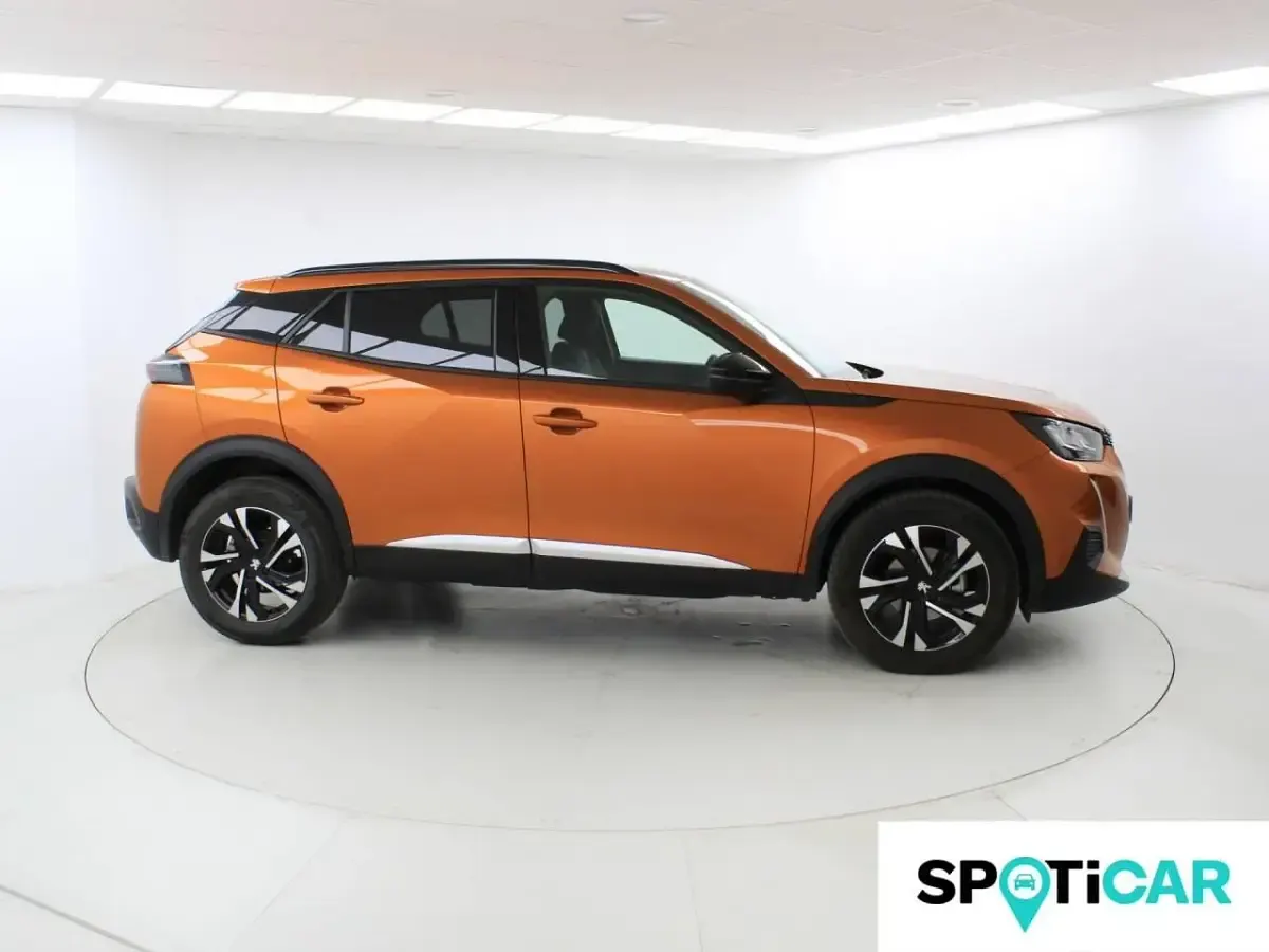 Usado Peugeot 2008 Allure 101 CV (74 kW) 2022 Naranja SUV