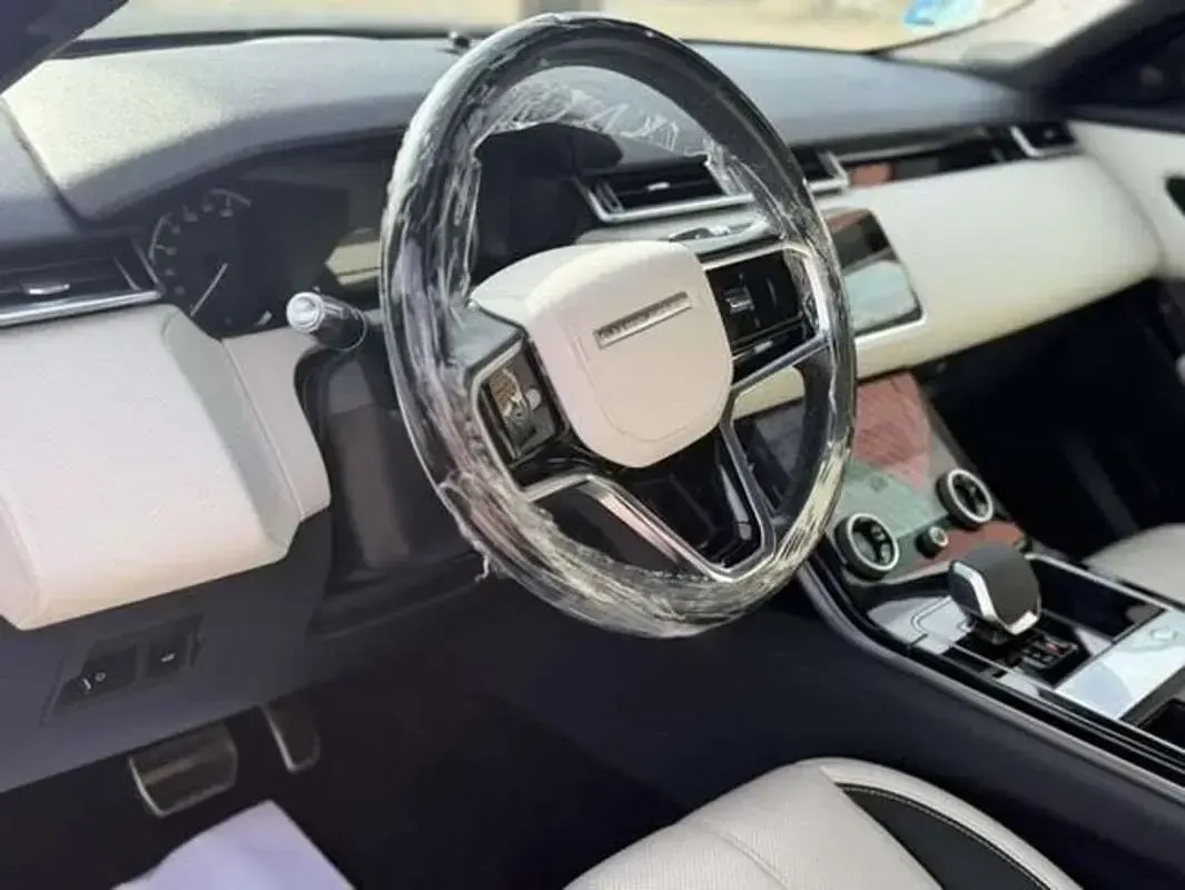 Usado Land Rover Range Rover Velar R-Dynamic 204 CV (150 kW) 2021 Gris SUV