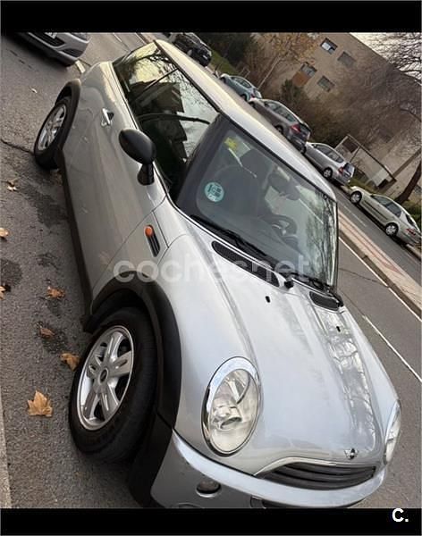 Usado Mini ONE 90 CV (66 kW) 2006 Gris / plata Utilitario