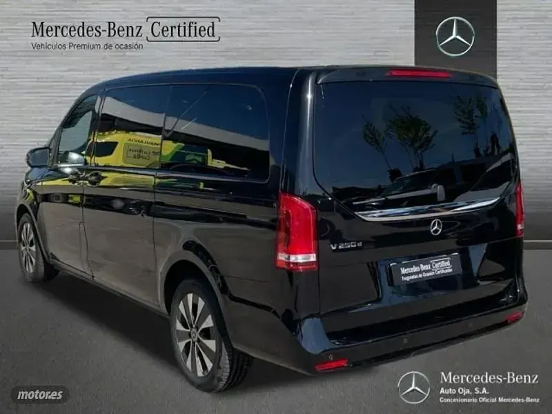 Usado Mercedes E250 190 CV (139 kW) 2023 Negro Van