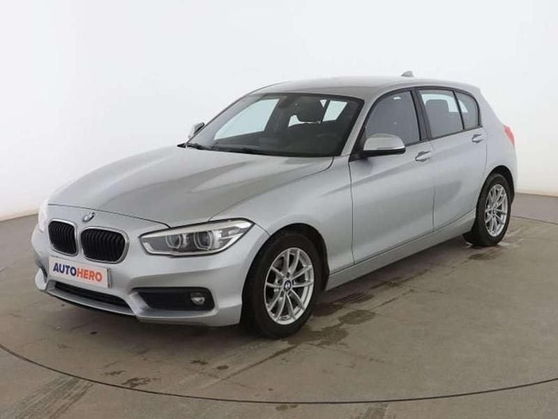 Gris Usado 2019 BMW 118 Sport Line Utilitario | 17.999 € (Buen precio) - Imagen 1/3