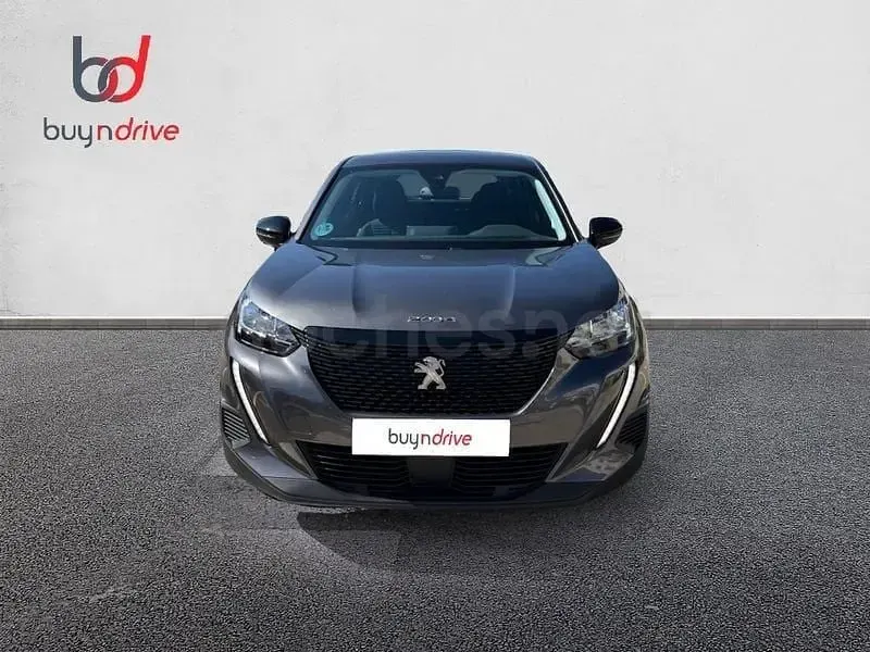 Usado Peugeot 2008 Active 100 CV (73 kW) 2022 Gris / plata SUV