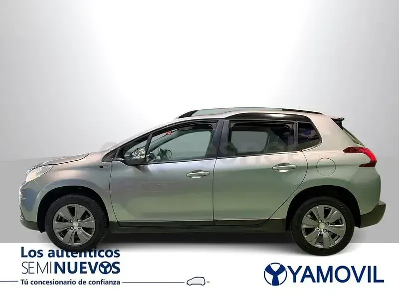 Usado Peugeot 2008 Style 110 CV (80 kW) 2017 Gris / plata SUV