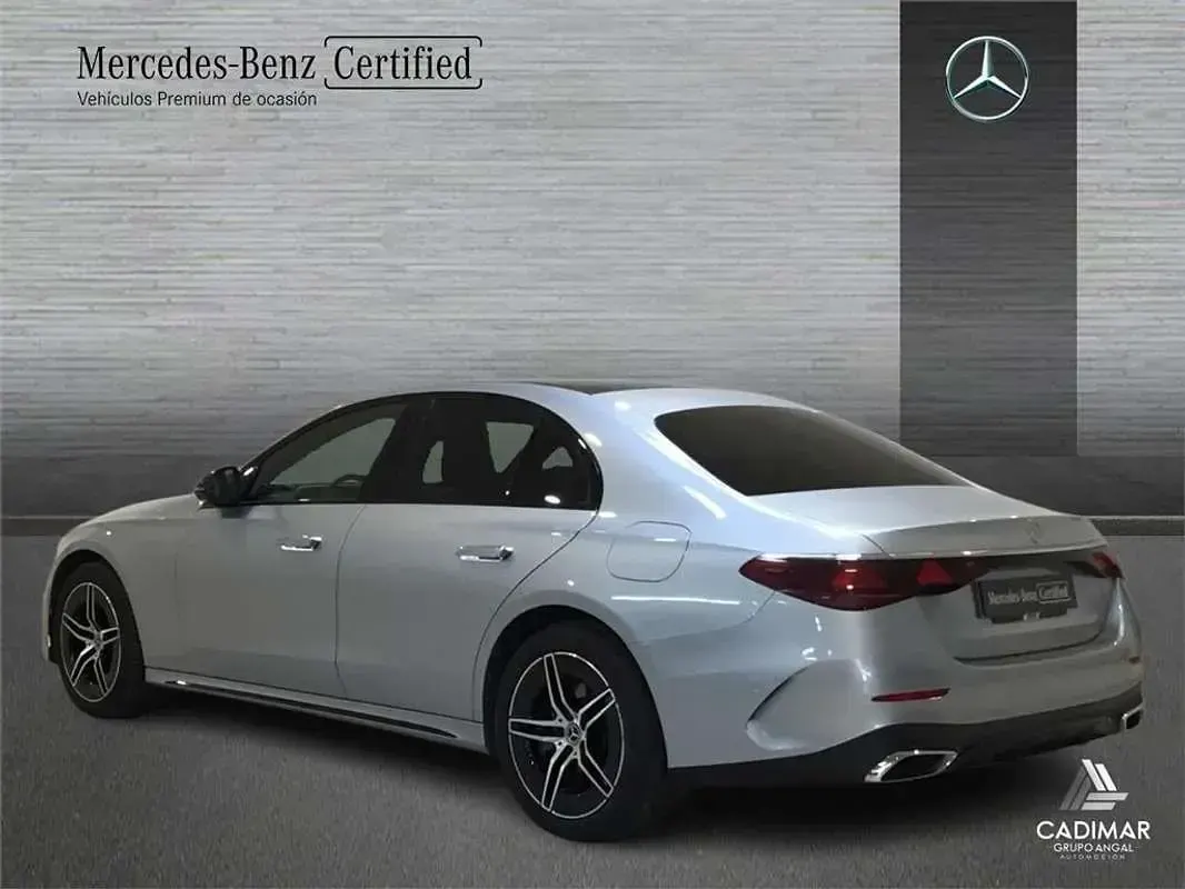 Usado Mercedes E300 313 CV (230 kW) 2024 Berlina
