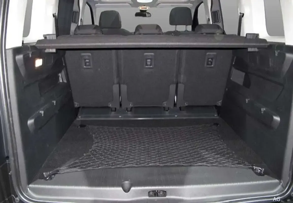 Usado Peugeot Rifter Business-Line 102 CV (75 kW) 2022 Blanco Monovolumen