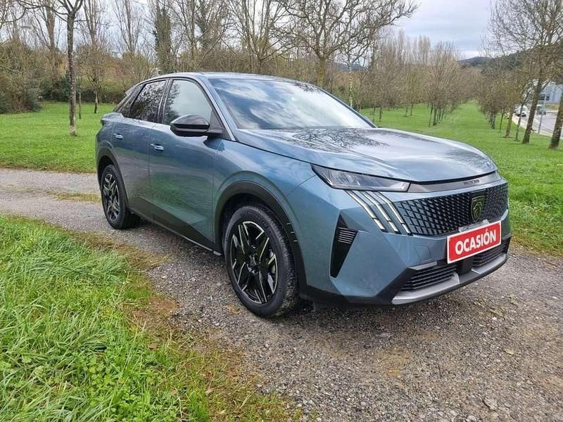 Usado Peugeot 3008 Allure 136 CV (100 kW) 2024 Beige SUV