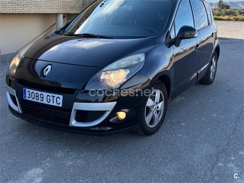 Negro Usado 2010 Renault Scénic III Monovolumen | 3900 € (Super precio) - Imagen 1/4