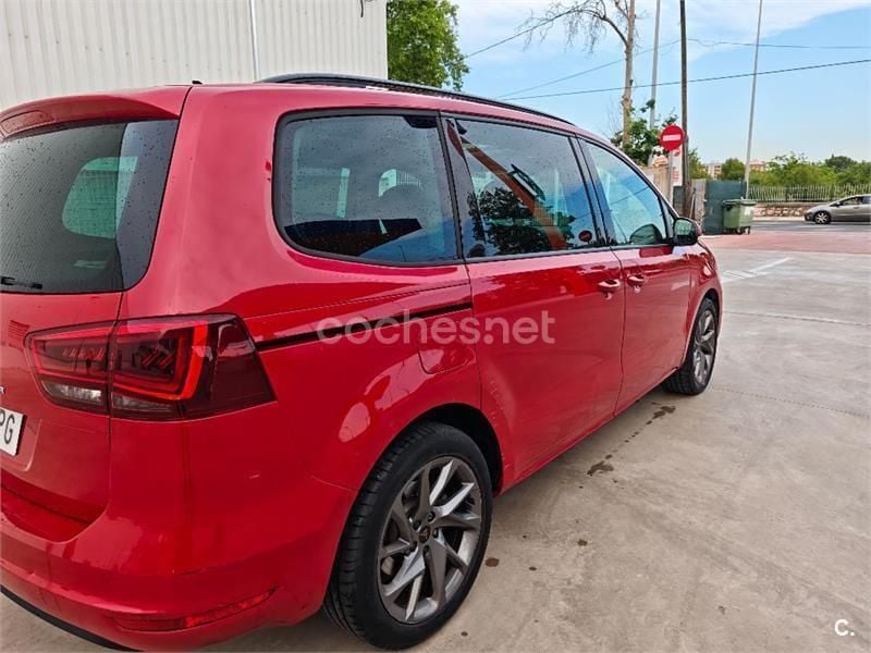 Usado Seat Alhambra Style Plus 150 CV (110 kW) 2016 Granate Monovolumen