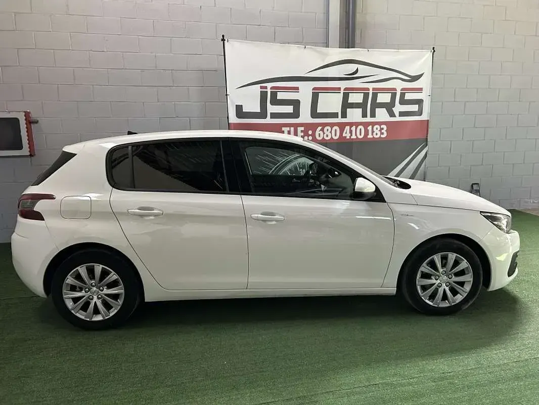 Usado Peugeot 308 Style 131 CV (96 kW) 2019 Blanco Utilitario