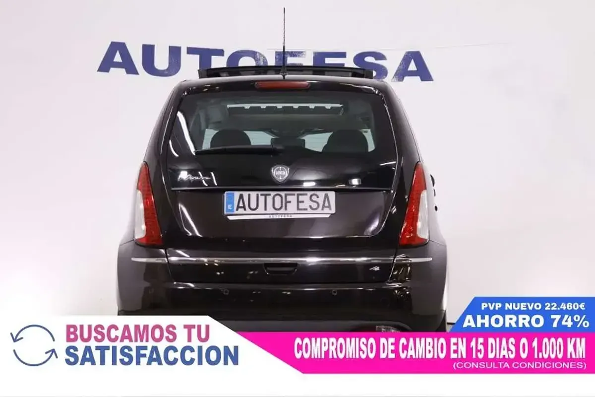 Usado Lancia Musa Platinum 95 CV (69 kW) 2011 Negro Monovolumen