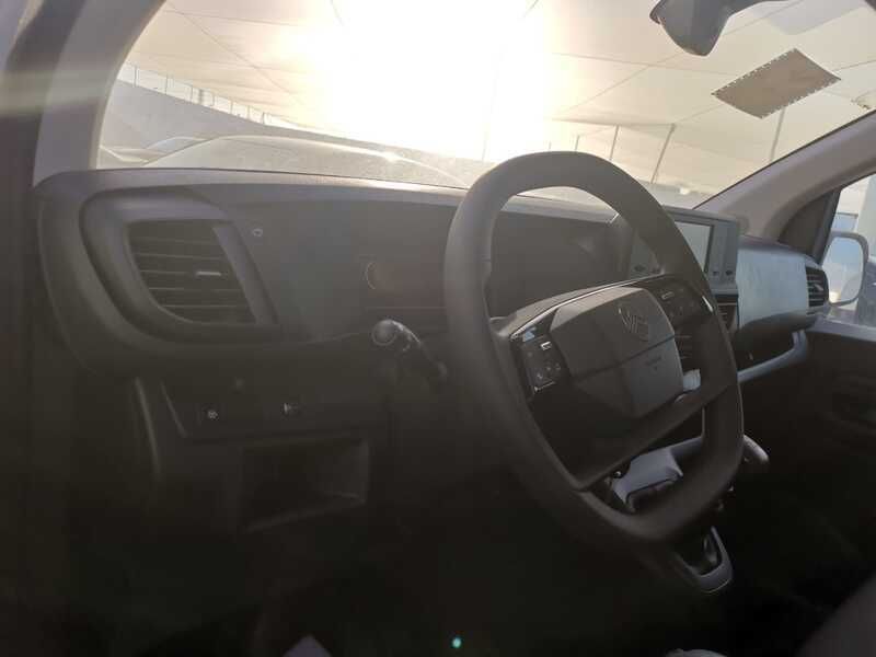 Usado Citroën Jumpy 120 CV (88 kW) 2024 Blanco Monovolumen