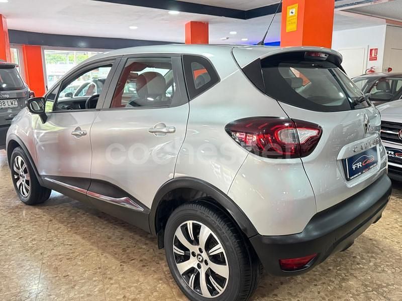 Begagnad Renault Captur LIMITED 90 HK (66 kW) 2017 Grå SUV
