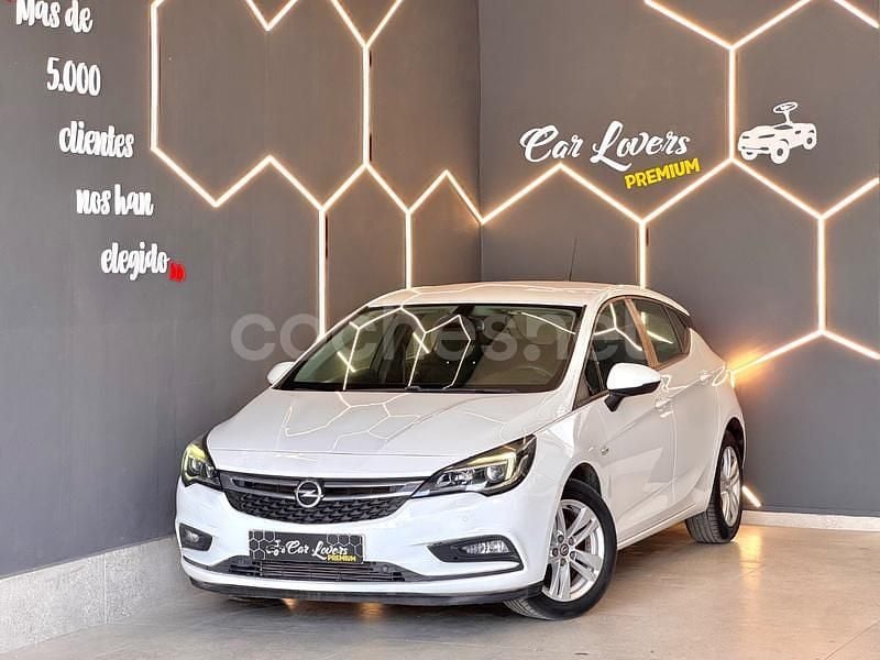 Usado Opel Astra Dynamic 125 CV (91 kW) 2018 Blanco Berlina