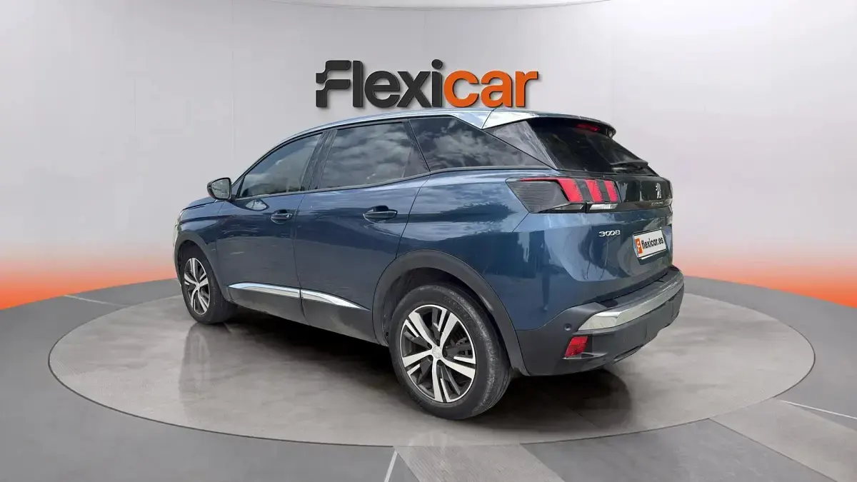 Usado Peugeot 3008 Allure 131 CV (96 kW) 2023 Azul SUV