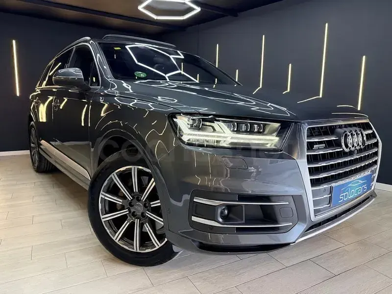 Usado Audi Q7 Design 218 CV (160 kW) 2016 Gris / plata SUV