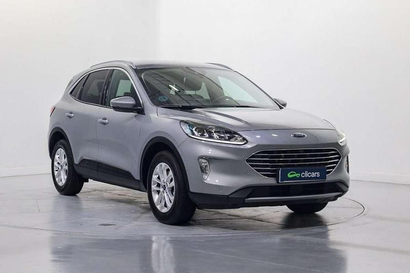 Usado Ford Kuga Titanium 150 CV (110 kW) 2022 Plateado SUV