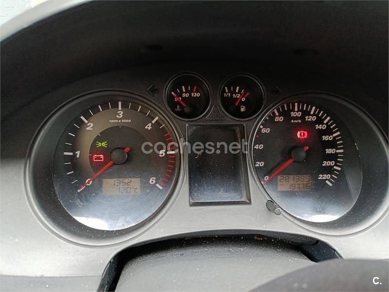 Usado Seat Ibiza Stella 64 CV (47 kW) 2002 Verde Utilitario