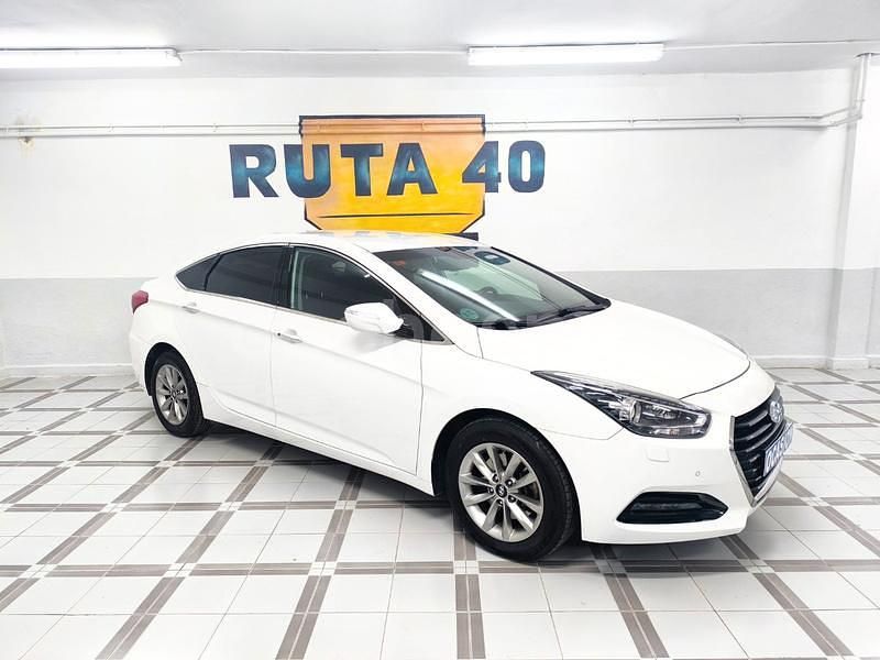 Usado Hyundai i40 141 CV (103 kW) 2017 Blanco Berlina