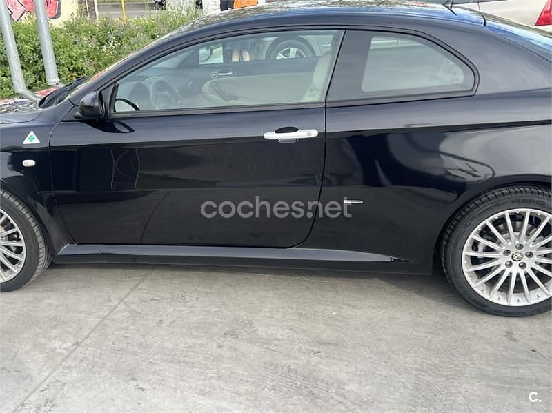 Usado Alfa Romeo GT Distinctive 150 CV (110 kW) 2011 Negro Coupe