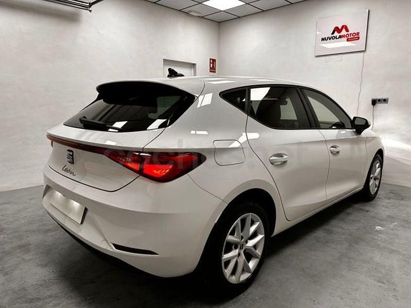 Usado Seat Leon Style 115 CV (84 kW) 2021 Blanco Berlina