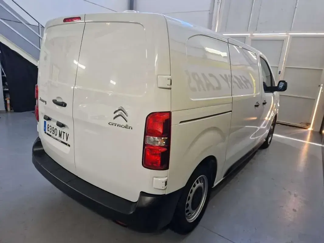 Usado Citroën Jumpy 120 CV (88 kW) 2024 Blanco Monovolumen