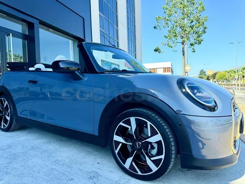 Usado Mini Cooper Cabriolet 163 CV (119 kW) 2025 Gris / plata Descapotable