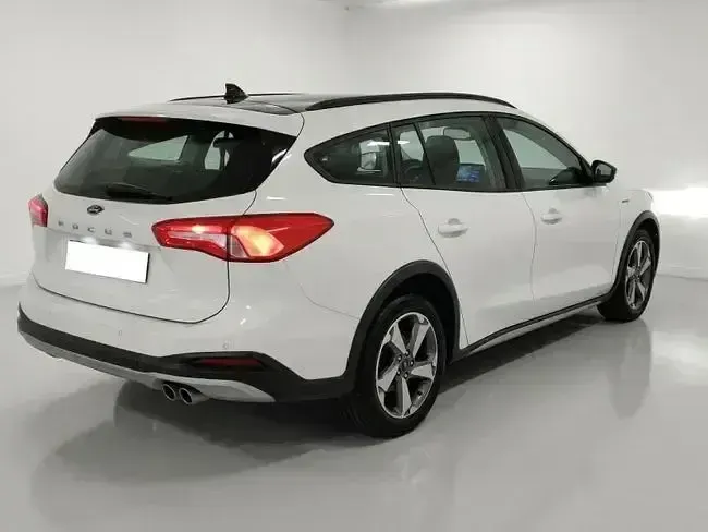 Usado Ford Focus Active 120 CV (88 kW) 2021 Blanco Utilitario