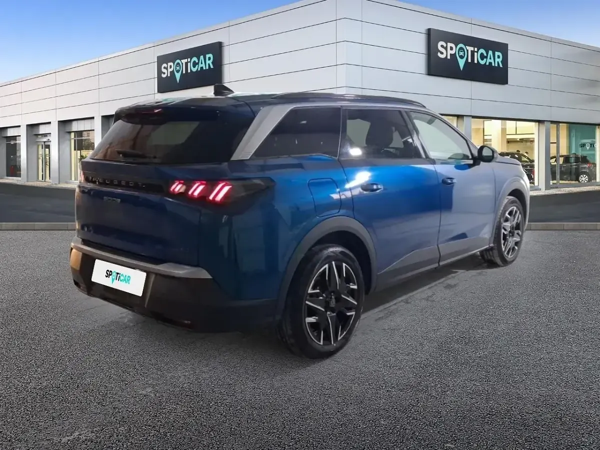 Usado Peugeot 5008 Allure 145 CV (106 kW) 2025 Azul SUV