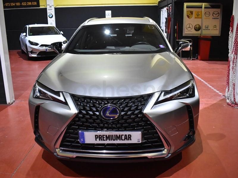 Usado Lexus UX Business Edition 184 CV (135 kW) 2021 Gris / plata SUV
