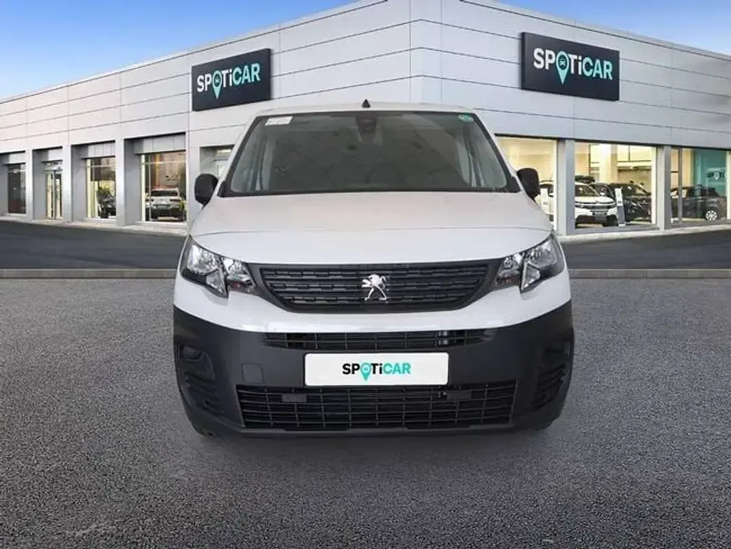 Usado Peugeot Partner 136 CV (100 kW) 2024 Blanco Monovolumen