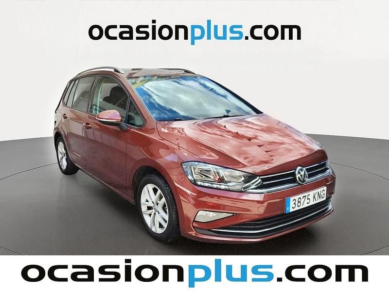 Begagnad VW Golf Sportsvan Advance 110 HK (80 kW) 2018 Röd Minibuss