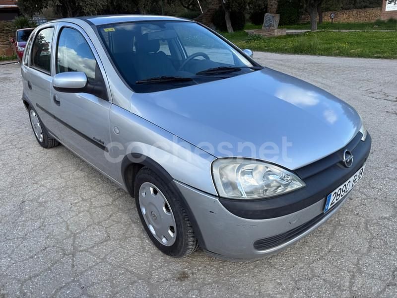 Gris / plata Usado 2001 Opel Corsa Comfort Berlina | 2700 € (Precio justo) - Imagen 1/4