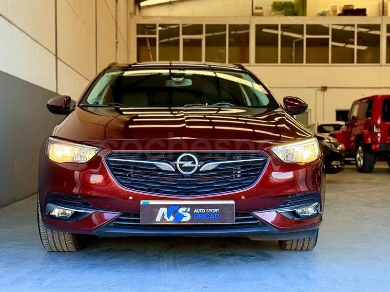 Usado Opel Insignia Selective 136 CV (100 kW) 2019 Granate Familiar