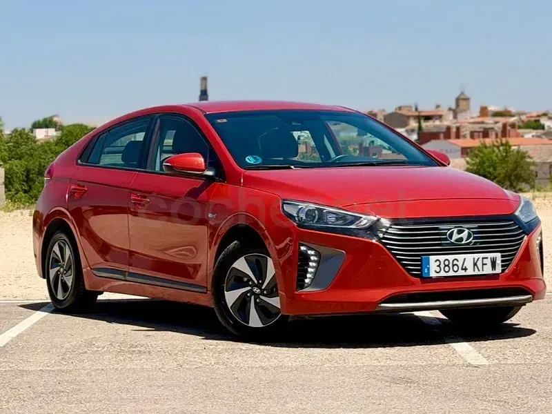 Usado Hyundai Ioniq 141 CV (103 kW) 2017 Granate Utilitario