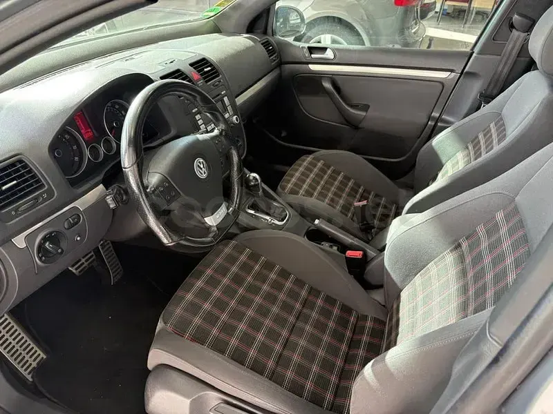 Usado VW Golf V GTI 200 CV (147 kW) 2007 Gris / plata Berlina