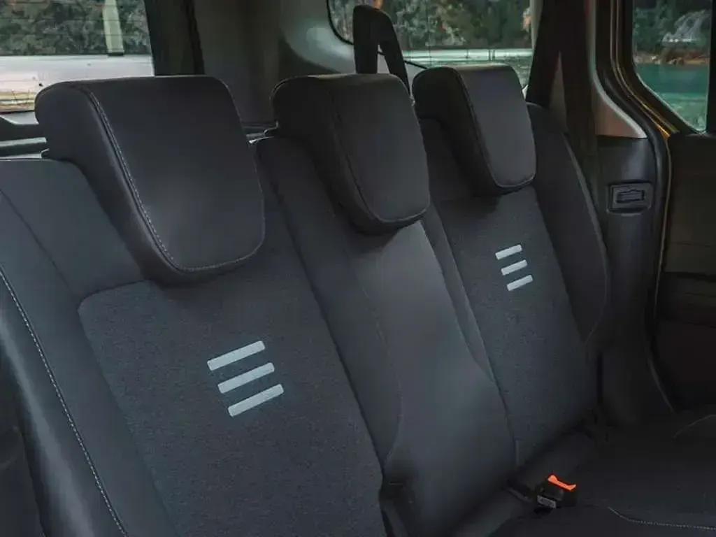 Nuevo Ford Tourneo Courier Trend 100 kW (136 CV) 2026 Otro Monovolumen