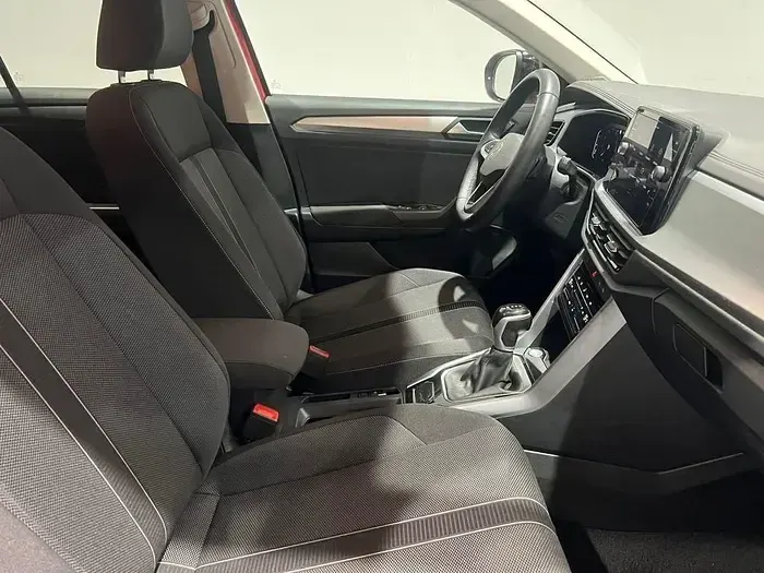 Usado VW T-Roc 150 CV (110 kW) 2024 Rojo SUV