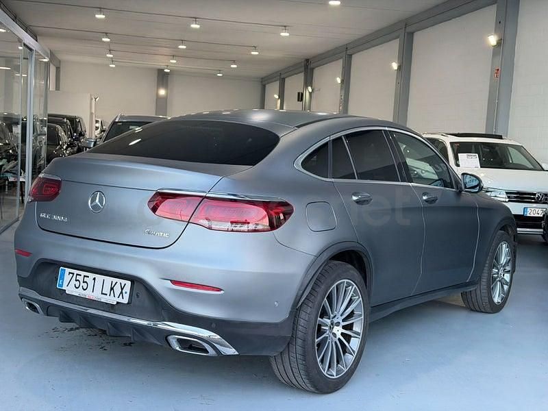 Usado Mercedes GLC300 245 CV (180 kW) 2020 Gris / plata Coupe