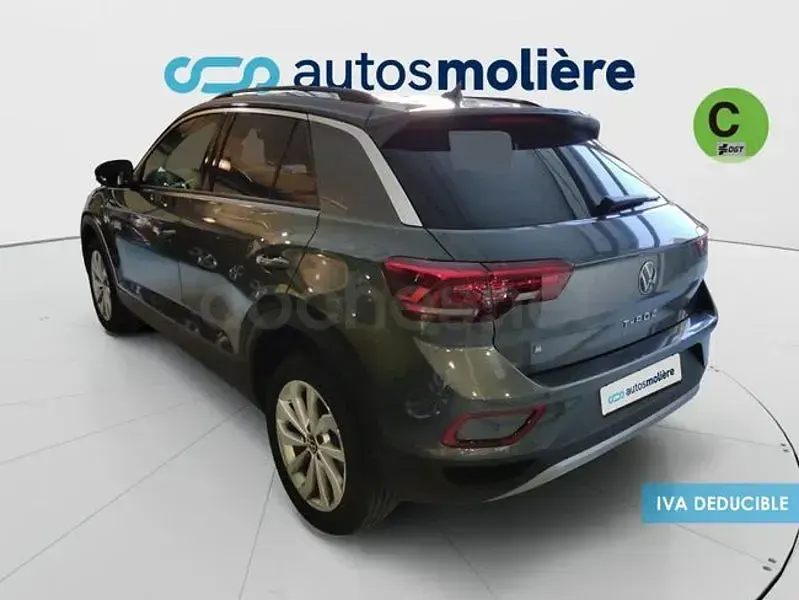 Usado VW T-Roc Life 110 CV (80 kW) 2023 Gris / plata SUV