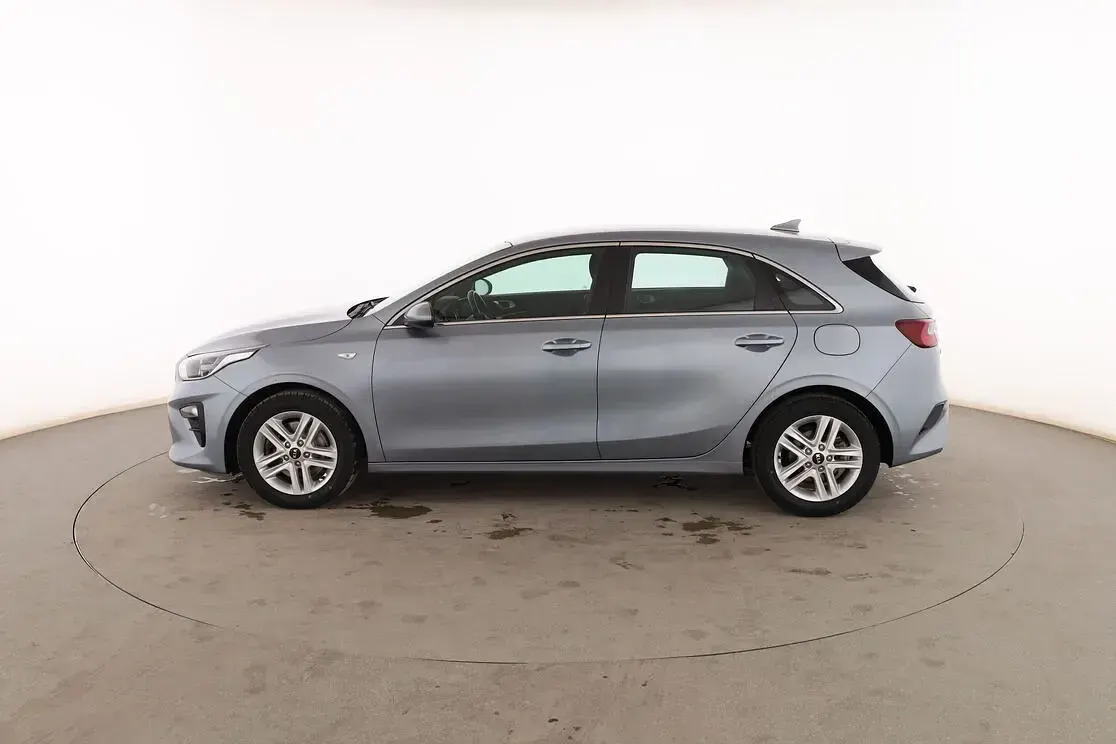 Usado Kia Ceed 120 CV (88 kW) 2021 Gris Utilitario