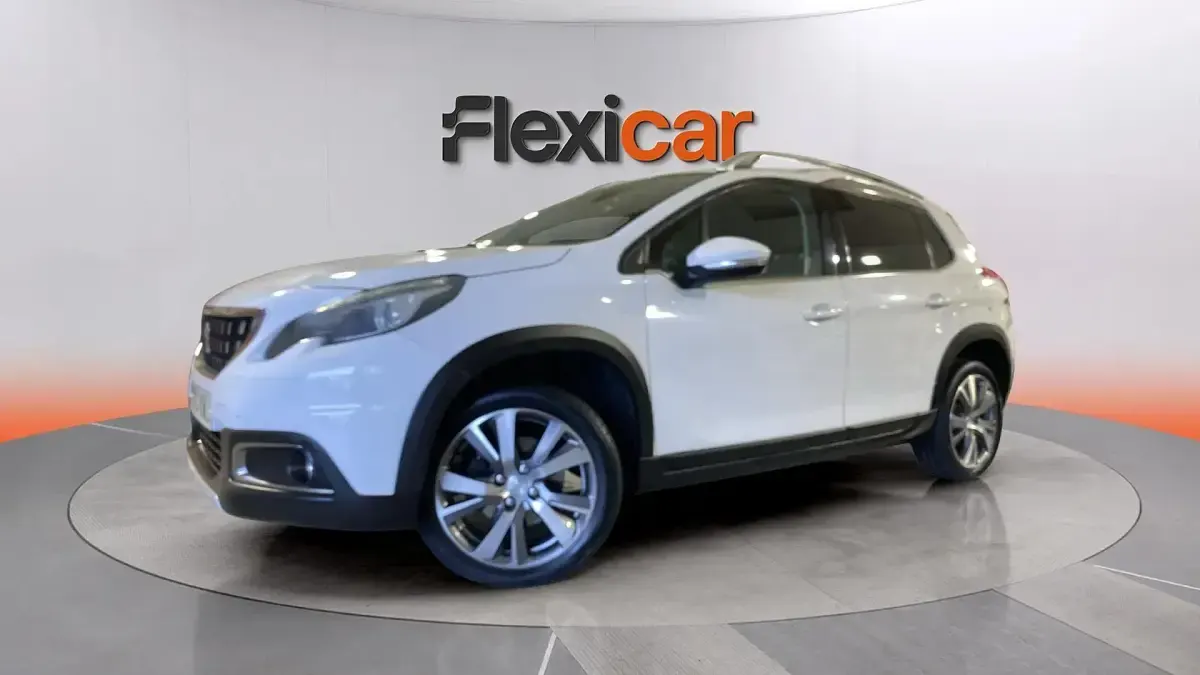 Usado Peugeot 2008 Allure 110 CV (80 kW) 2018 Blanco SUV