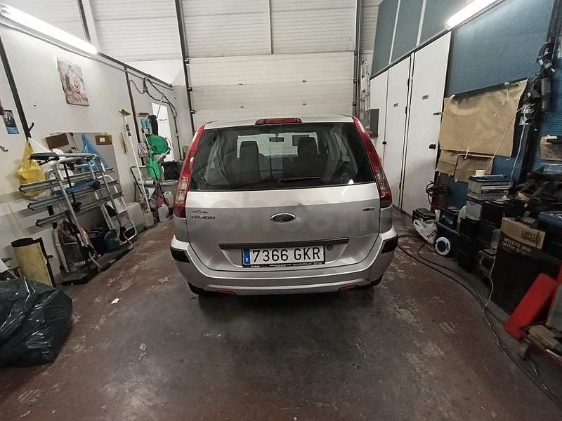 Usado Ford Fusion Futura 68 CV (50 kW) 2009 Gris / plata Utilitario