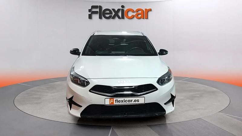Usado Kia Ceed Style 101 CV (74 kW) 2025 Blanco Utilitario